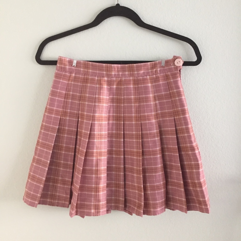 Pink pleated plaid skirt